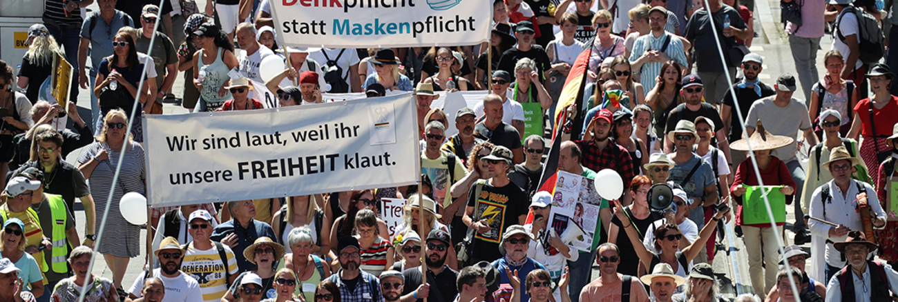 Großdemonstration gegen die Maßnahmen zur Corona-Eindämmung 