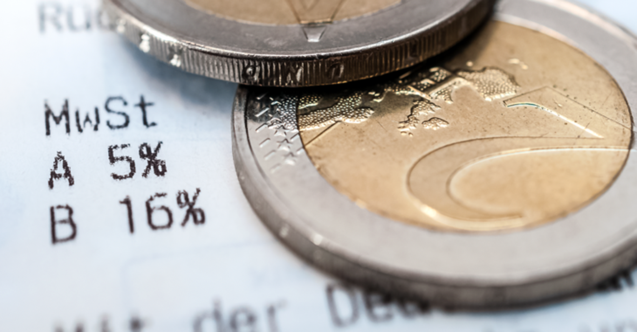 Ein Kassenzettel mit der im Jahr 2020 verringerten Mehrwertsteuer von 5 bzw. 16 Prozent © ddp