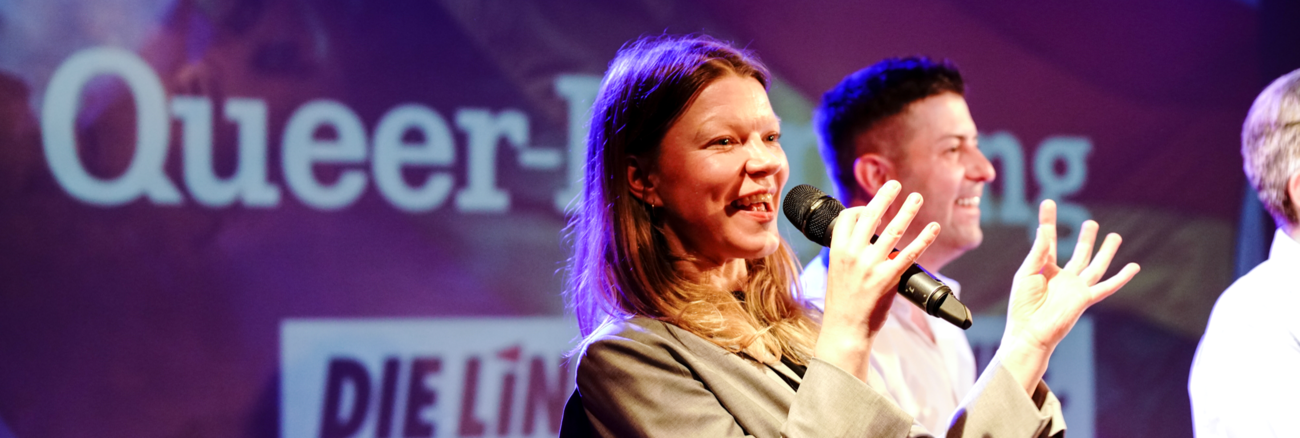 Doris Achelwilm beim Queer-Empfang der Linksfraktion im Bundestag