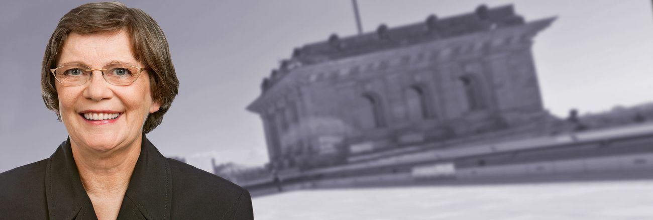 Seitenkopf Ulla Lötzer