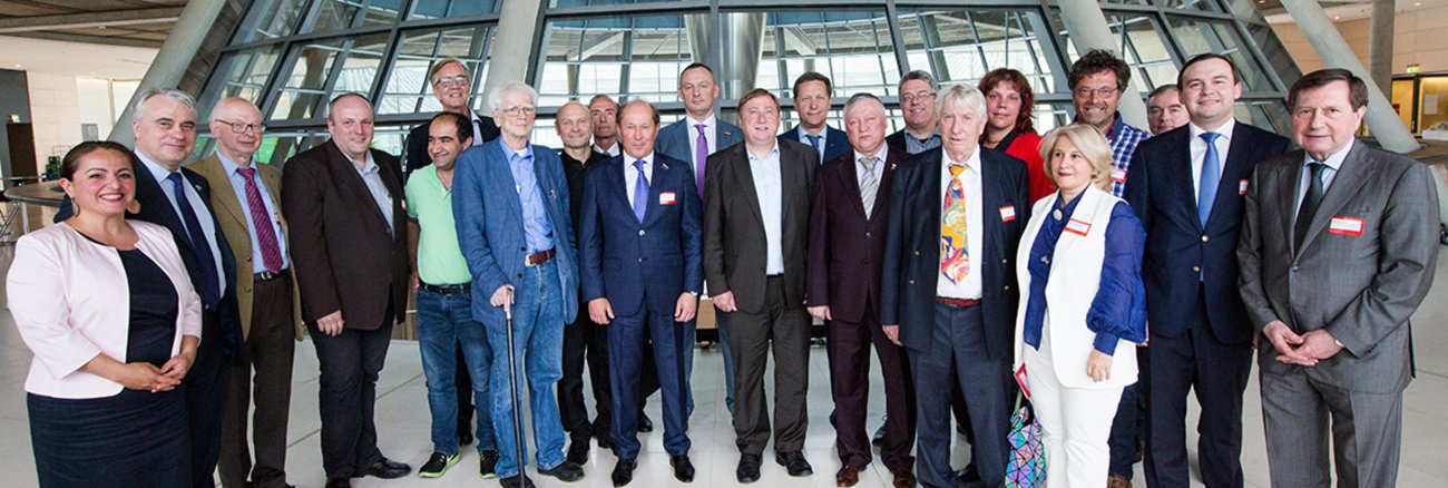 Abgeordnete aus Deutschland und Russland trafen sich zum Schachspiel unter der Reichstagskuppel