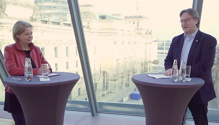 Gesine Lötzsch und Ralph Lenkert "Hinter den Kulissen" Gesine Lötzsch und Ralph Lenkert "Hinter den Kulissen"