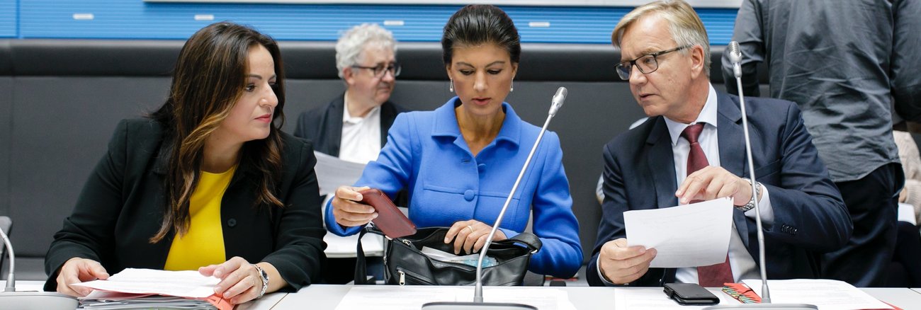 Sevim Dagdelen, Sahra Wagenknecht und Dietmar Bartsch (v.l.n.r.) © DBT/Thomas Imo/photothek