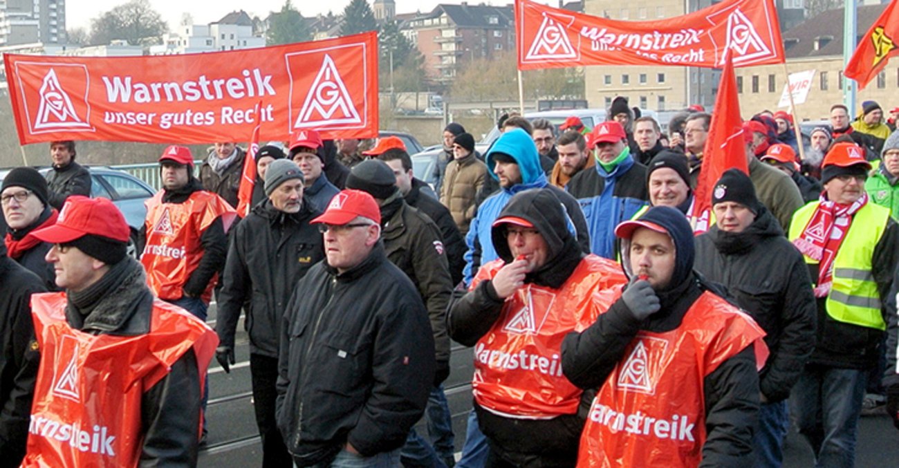Streikende der IG Metall | Foto: DIE LINKE. NRW (CC BY-SA 2.0)
