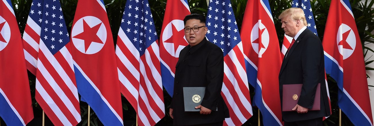 Nordkoreas Staatschef Kim Jong Un und US-Präsident Donald Trump am 13. Juni 2018 bei ihrem Gipfeltreffen in Singapur © Anthony Wallace/REUTERS