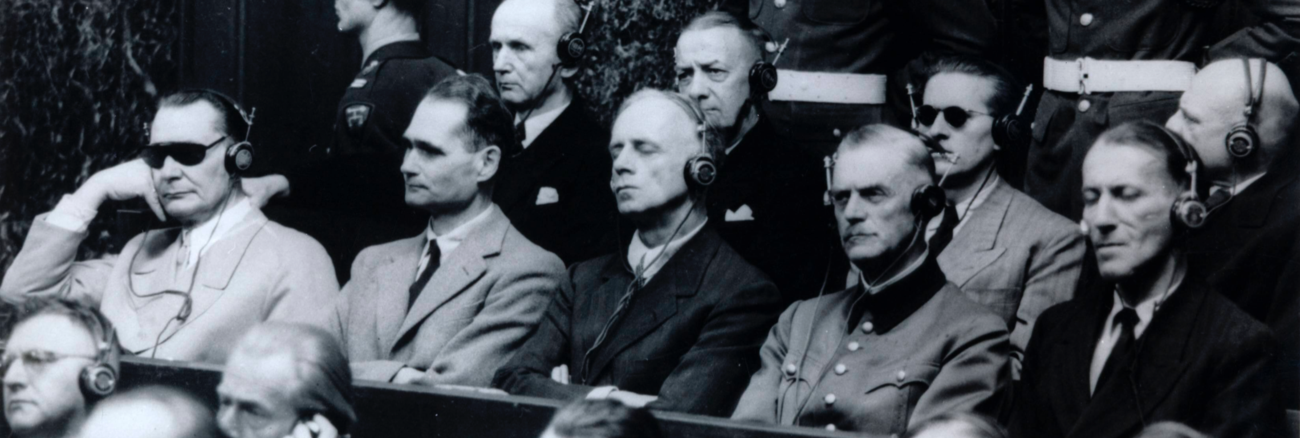 Nazi-Kriegsverbrecher auf der Anklagebank bei den Nürnberger Prozessen 1945 © picture alliance/Heritage-Images/Keystone Archives