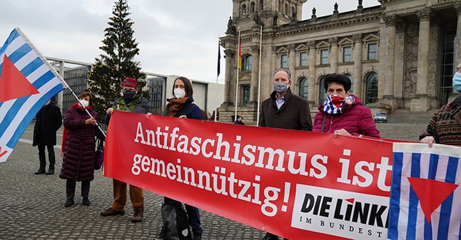 Protest vor dem Reichstagsgebäude: Antifaschismus ist gemeinnützig