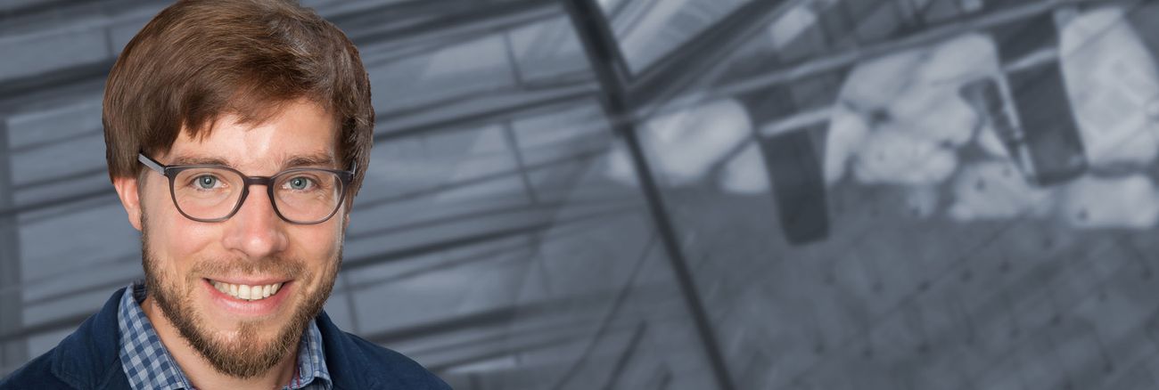 Mdb header victor perli 01