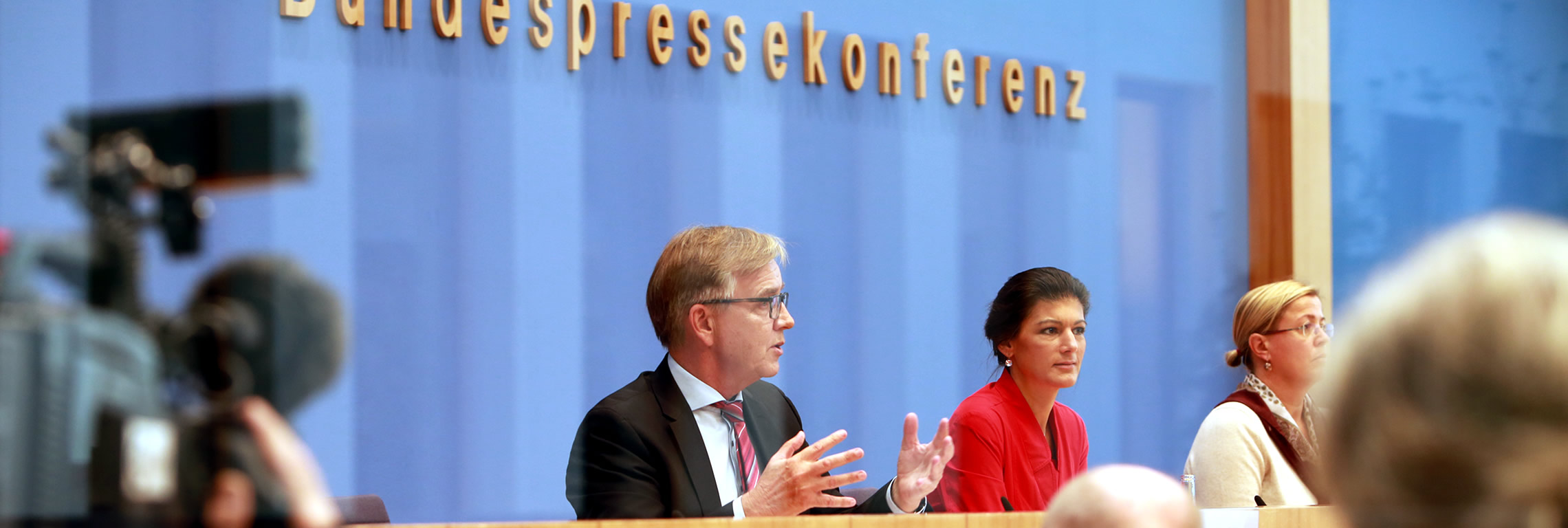 Dietmar Bartsch und Sahra Wagenknecht in der Bundespressekonferenz