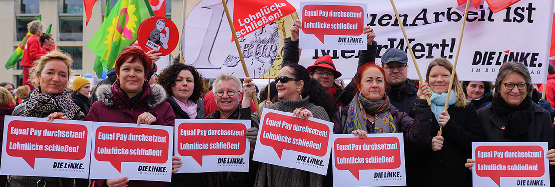 Equal Pay Day: Linksfraktion demonstriert für Lohngerechtigkeit 