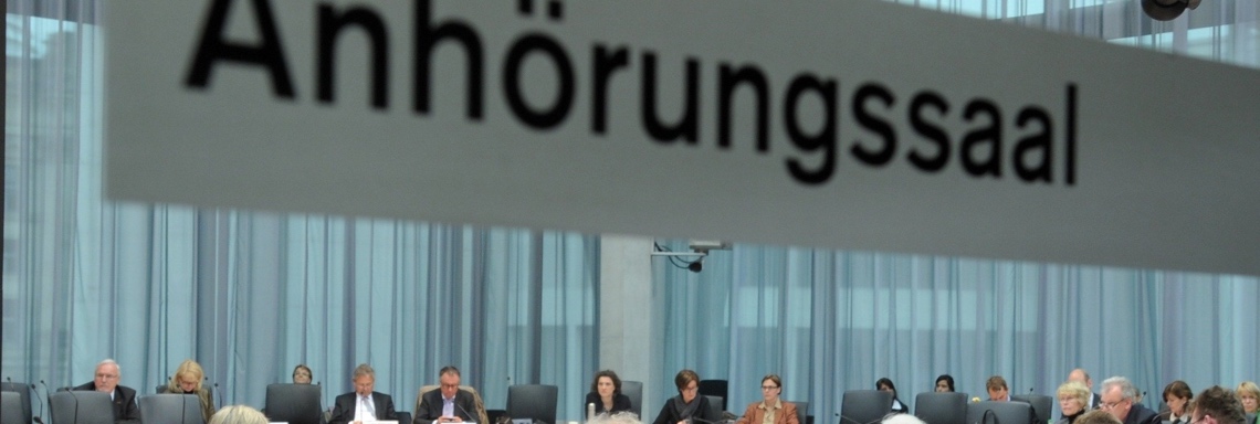 Anhörungssaal des Bundestages © DBT/Lichtblick/Achim Melde