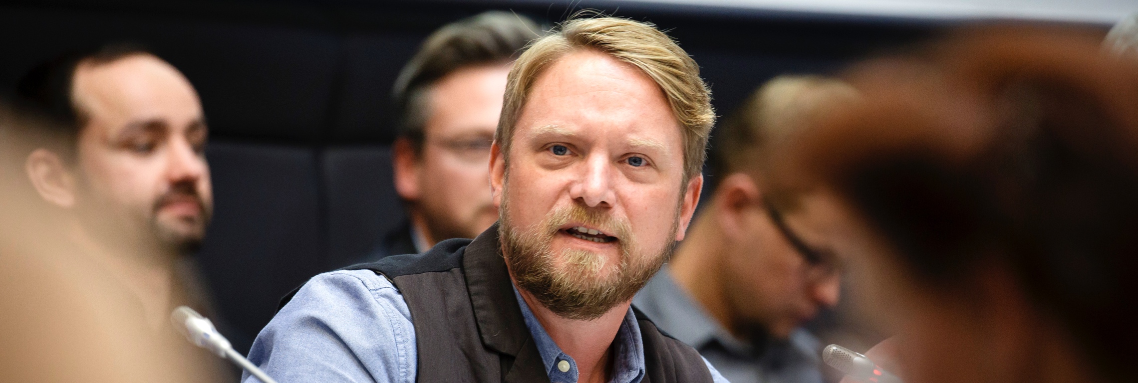 Jan Korte spricht während einer Fraktionssitzung der Linksfraktion im Clara-Zetkin-Saal des Bundestages © DBT/Thomas Imo/photothek Jan Korte spricht während einer Fraktionssitzung der Linksfraktion im Clara-Zetkin-Saal des Bundestages © DBT/Thomas Imo/photothek