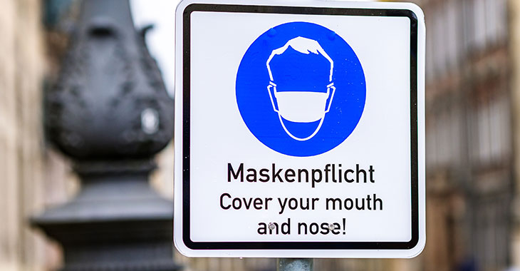 Hinweisschild zur Maskenpflicht