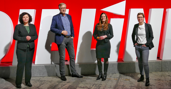 v.l.n.r. Amira Mohamed Ali, Dietmar Bartsch, Janine Wissler, Susanne Hennig-Wellsow v.l.n.r. Amira Mohamed Ali, Dietmar Bartsch, Janine Wissler, Susanne Hennig-Wellsow