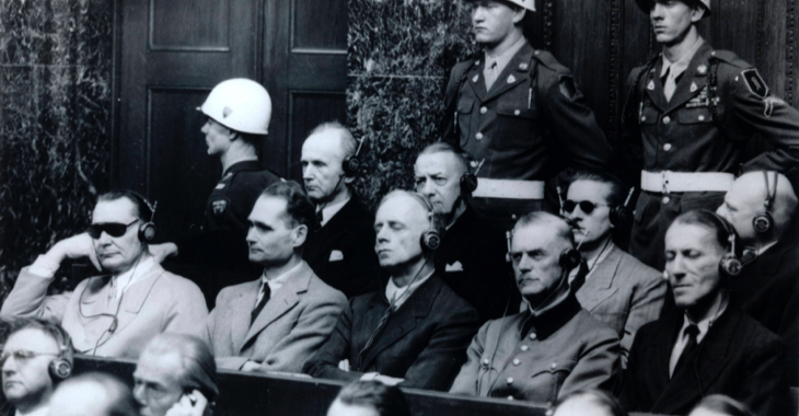Nazi-Kriegsverbrecher auf der Anklagebank bei den Nürnberger Prozessen 1945 © picture alliance/Heritage-Images/Keystone Archives Nazi-Kriegsverbrecher auf der Anklagebank bei den Nürnberger Prozessen 1945 © picture alliance/Heritage-Images/Keystone Archives