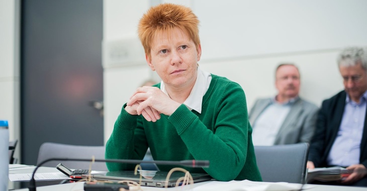 Petra Pau im Clara-Zetkin-Saal des Bundestages @ dpa