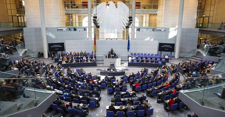Plenarsaal des Bundestages © DBT/Thomas Trutschel/photothek.net