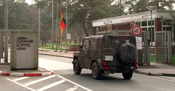 Eingangstor der Rommel-Budneswehrkaserne © dpa