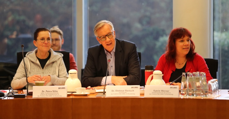 Petra Sitte, Dietmar Bartsch und Katrin Werner (v.l.n.r.) auf der Familienkonferenz der Linksfraktion am 18. März 2019 in Berlin. Foto: Malte Daniljuk