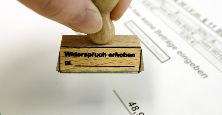 Klagen gegen Hartz: Stempel mit der Aufschrift »Widerspruch erhoben« © dpa