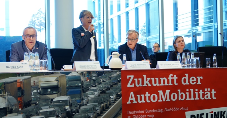 Ingrid Remmers (M.) spricht auf der Konferenz »Zukunft der Automobilität« am 25. Oktober 2019 in Berlin Ingrid Remmers (M.) spricht auf der Konferenz »Zukunft der Automobilität« am 25. Oktober 2019 in Berlin