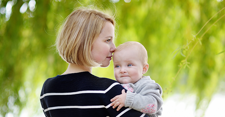 Mutter mit Kind | Foto: iStockphoto.com/SbytowaMN