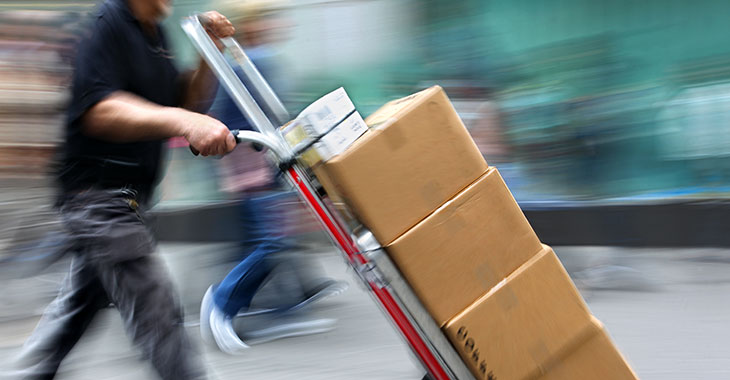 Stress: Paketzusteller bei der Arbei