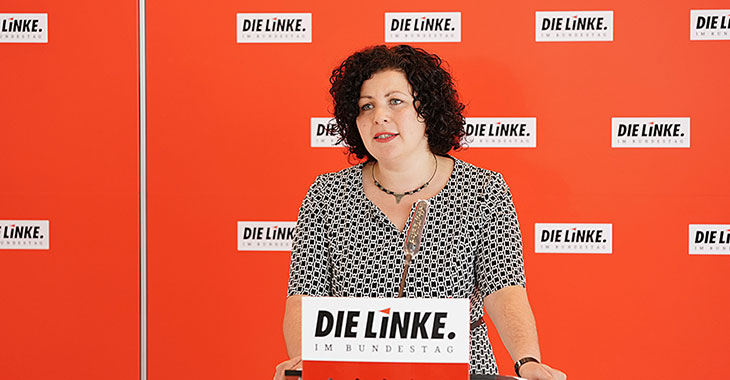 Die Fraktionsvorsitzende Amira Mohamed Ali beim Pressestatement Die Fraktionsvorsitzende Amira Mohamed Ali beim Pressestatement