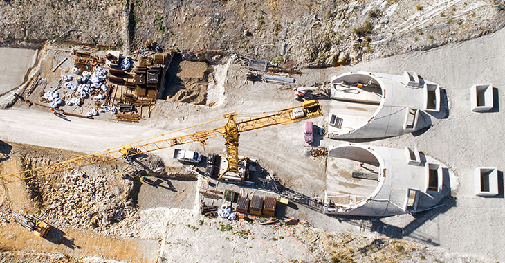 Baustelle eines Eisenbahntunnels