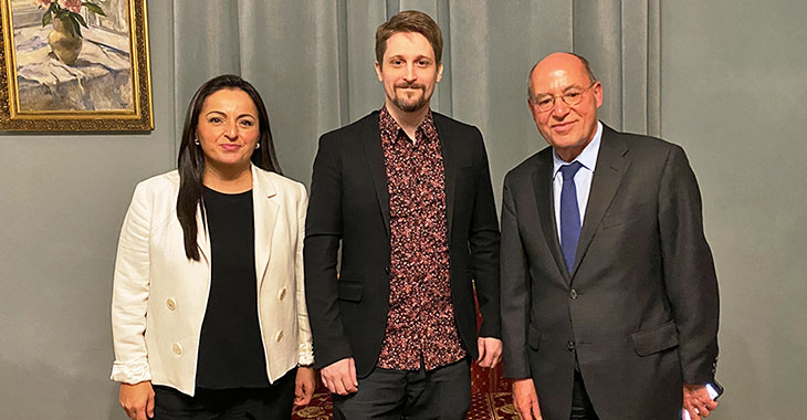 Sevim Dagdelen, Edward Snowden und Gregor Gysi