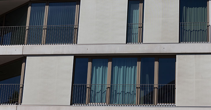Fassade von Luxuswohnungen © istockphoto.com / hanohiki Fassade von Luxuswohnungen