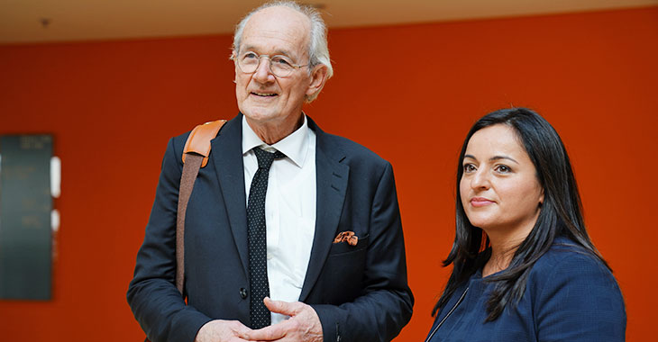 John Shipton und Sevim Dagdelen John Shipton und Sevim Dagdelen