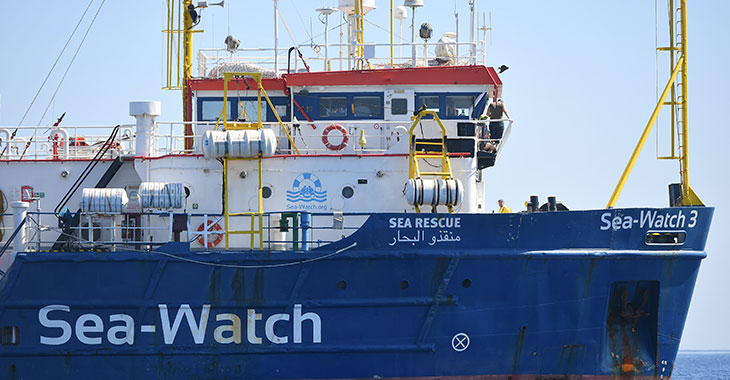 Seenotrettung: Sea Watch 3 auf dem Meer  © picture alliance / Photoshot