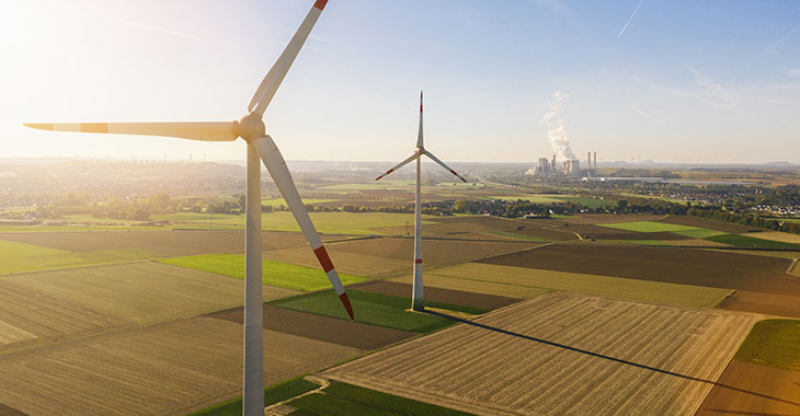 Windräder in der Sonne