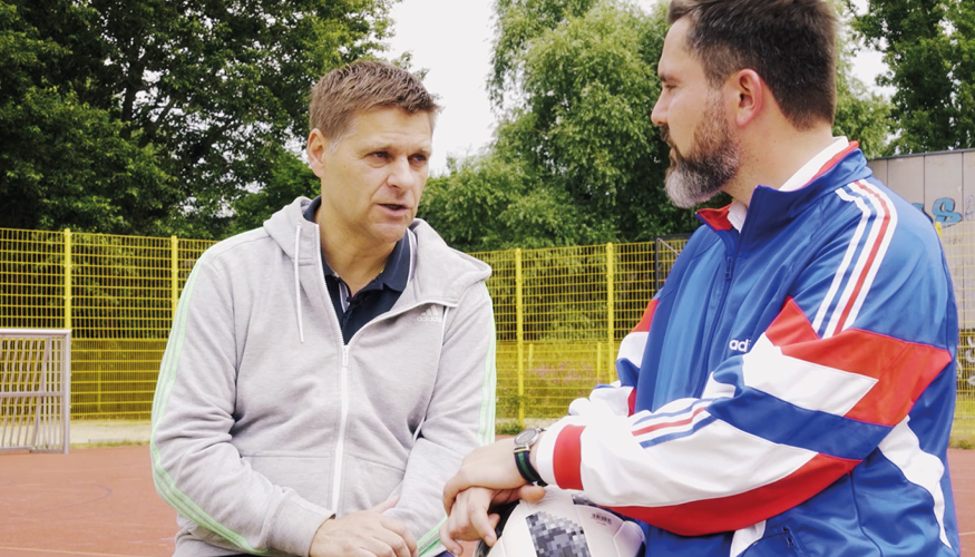 Fußball zwischen Millionen und Mindestlohn Fußball zwischen Millionen und Mindestlohn
