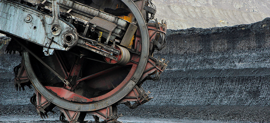 Ein Schaufelradbagger in einem Braunkohle-Tagebau vorder Abbruchkante | Foto: © istock.com/kodda Ein Schaufelradbagger in einem Braunkohle-Tagebau vorder Abbruchkante | Foto: © istock.com/kodda