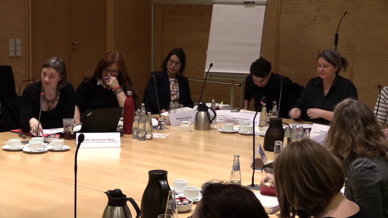 Digitale Gewalt gegen Frauen Brauchen wir neue Gesetze .youtube.maxres